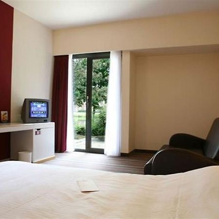 Hampton'S Hotel Namur Wepion ภายนอก รูปภาพ