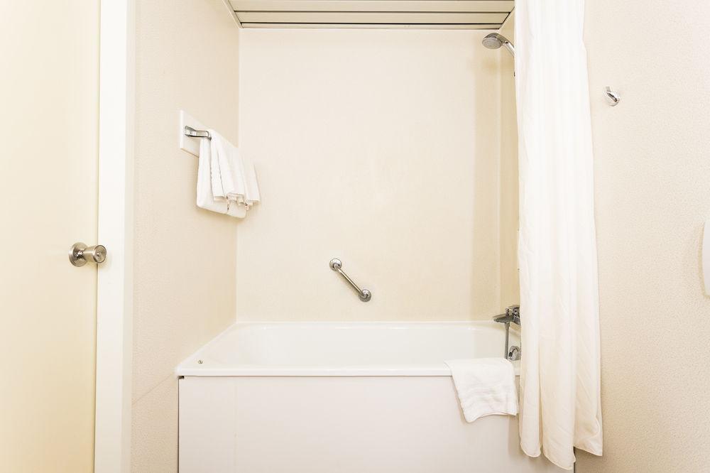 Hampton'S Hotel Namur Wepion ภายนอก รูปภาพ