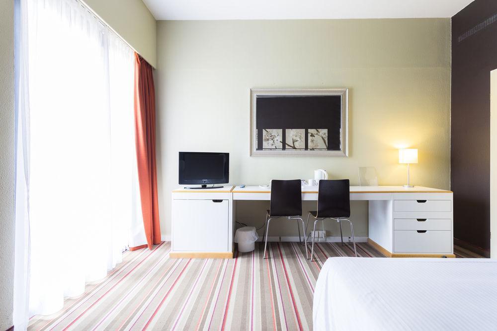 Hampton'S Hotel Namur Wepion ภายนอก รูปภาพ