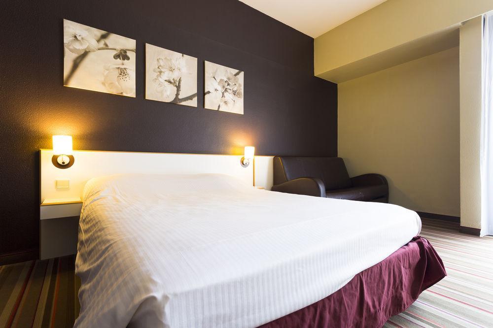 Hampton'S Hotel Namur Wepion ภายนอก รูปภาพ