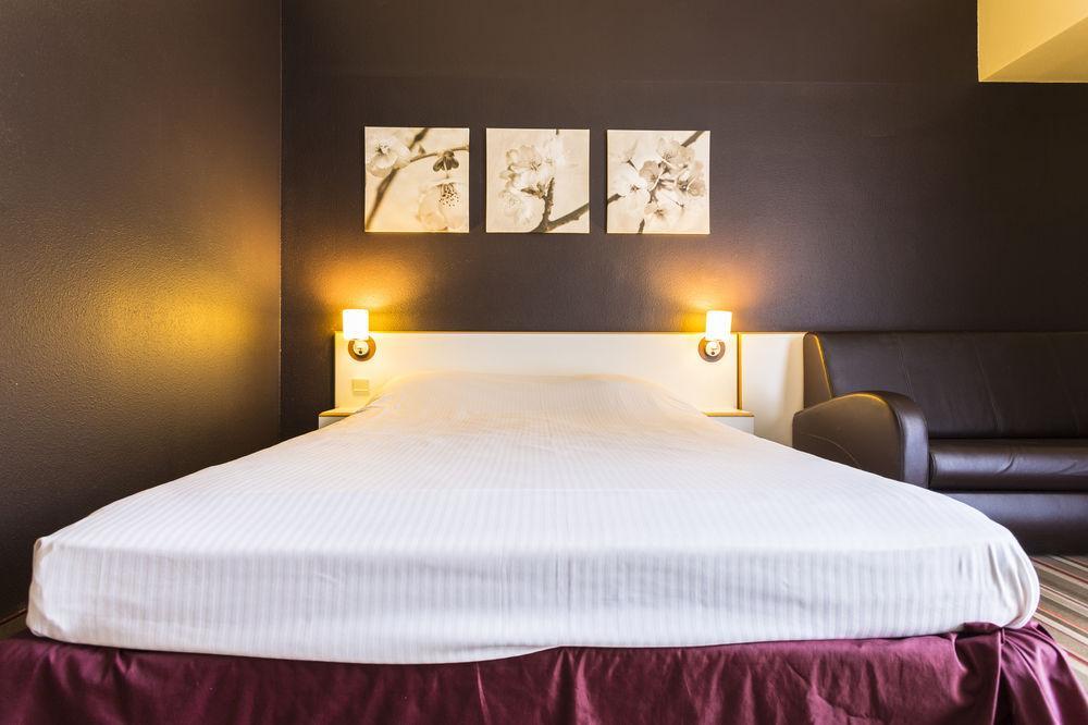 Hampton'S Hotel Namur Wepion ภายนอก รูปภาพ